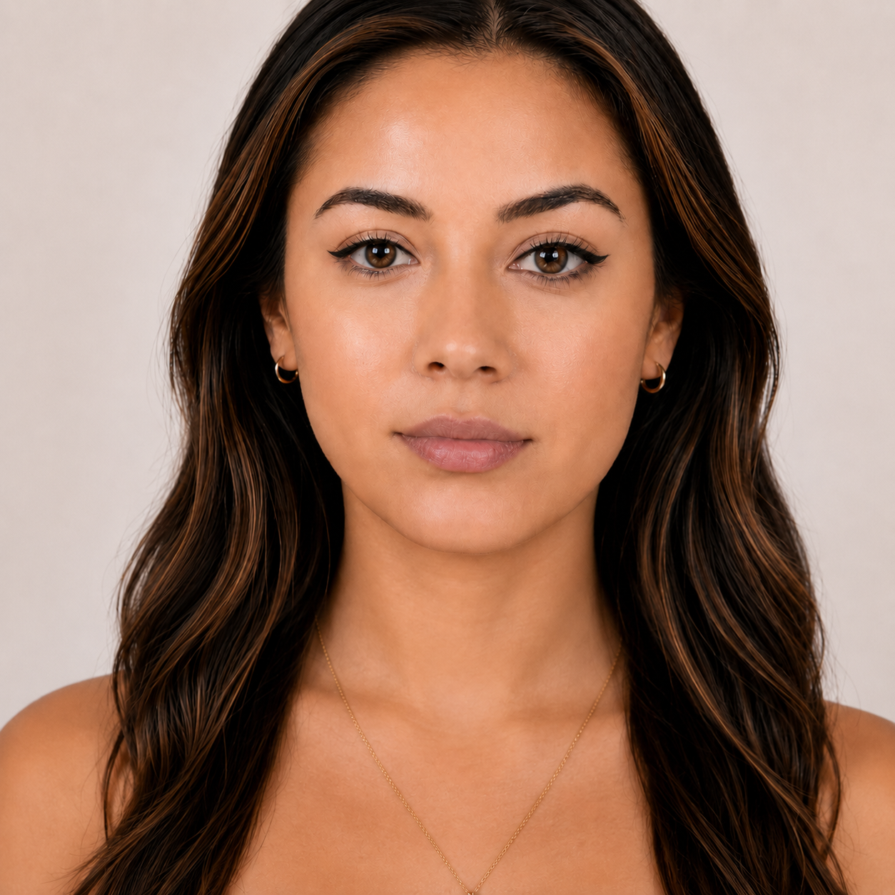 Defined eyeliner look
