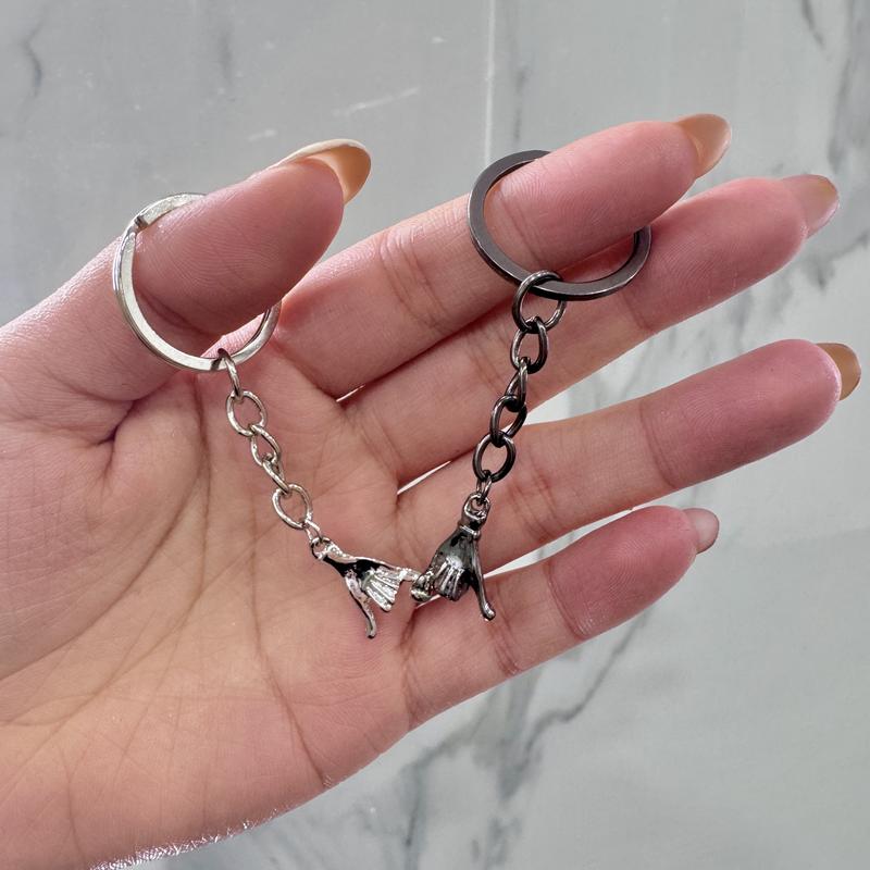 🎁 Valentine’s 2PCS Pinky Promise Keychains, Perfect Couple Gift