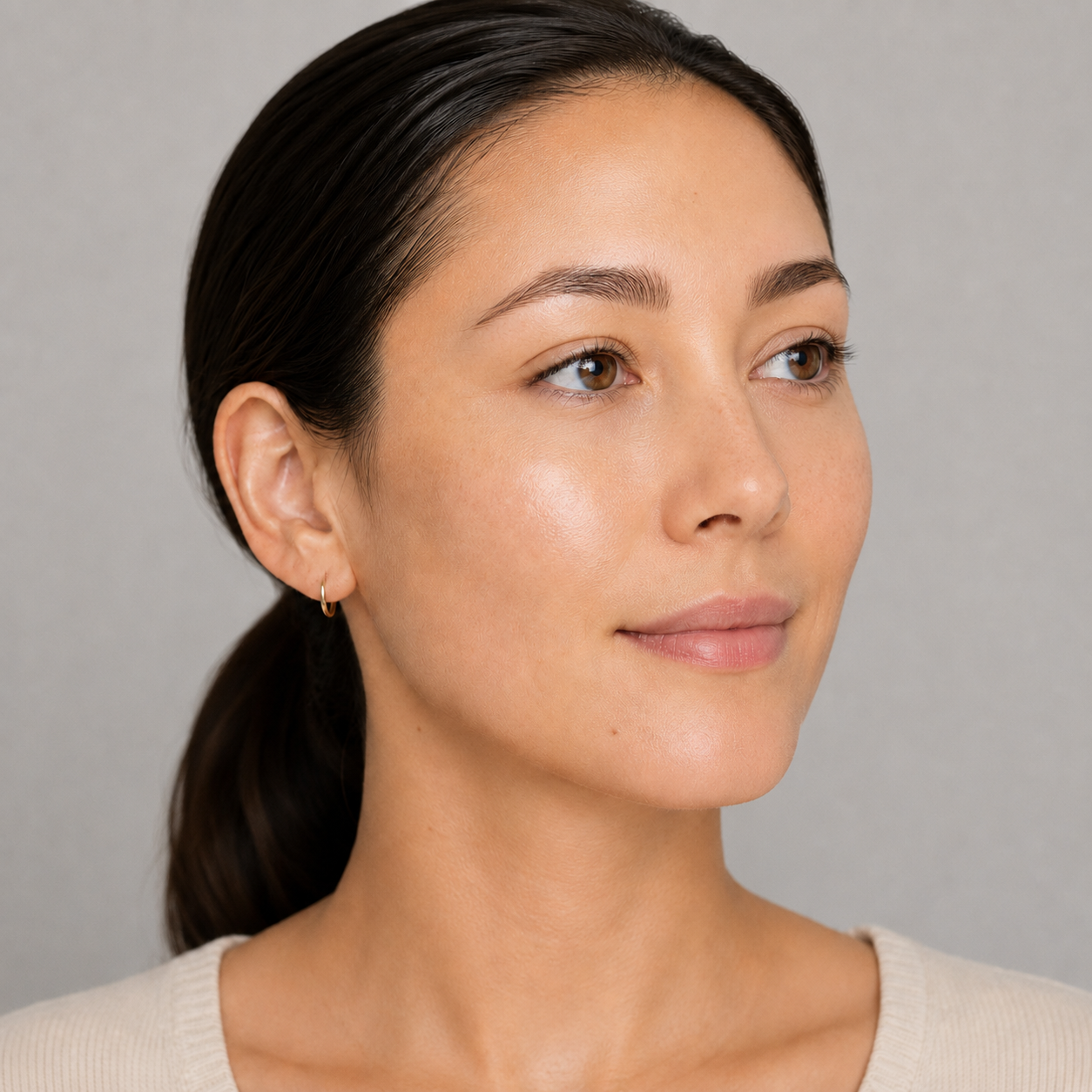 Soft and naturally defined brow appearance