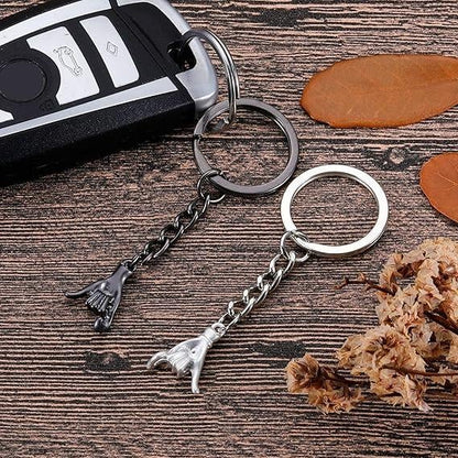 🎁 Valentine’s 2PCS Pinky Promise Keychains, Perfect Couple Gift