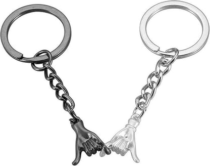 🎁 Valentine’s 2PCS Pinky Promise Keychains, Perfect Couple Gift